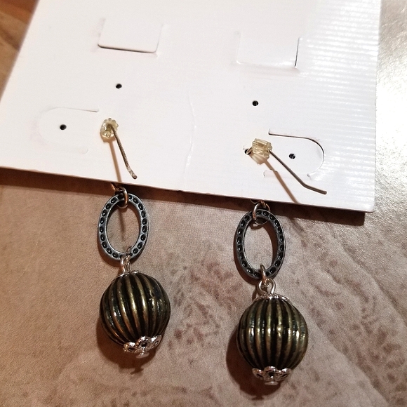 NEW Premier Designs Antique Style Dangling Earrings - Picture 3 of 4